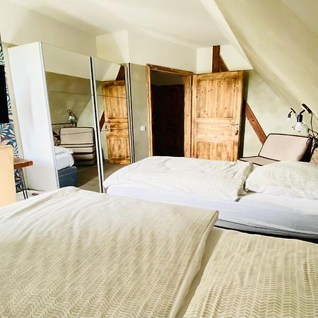 Phoenix Apartments - Monteurwohnung Mit Riesiger Parkflaeche ビーレフェルト エクステリア 写真