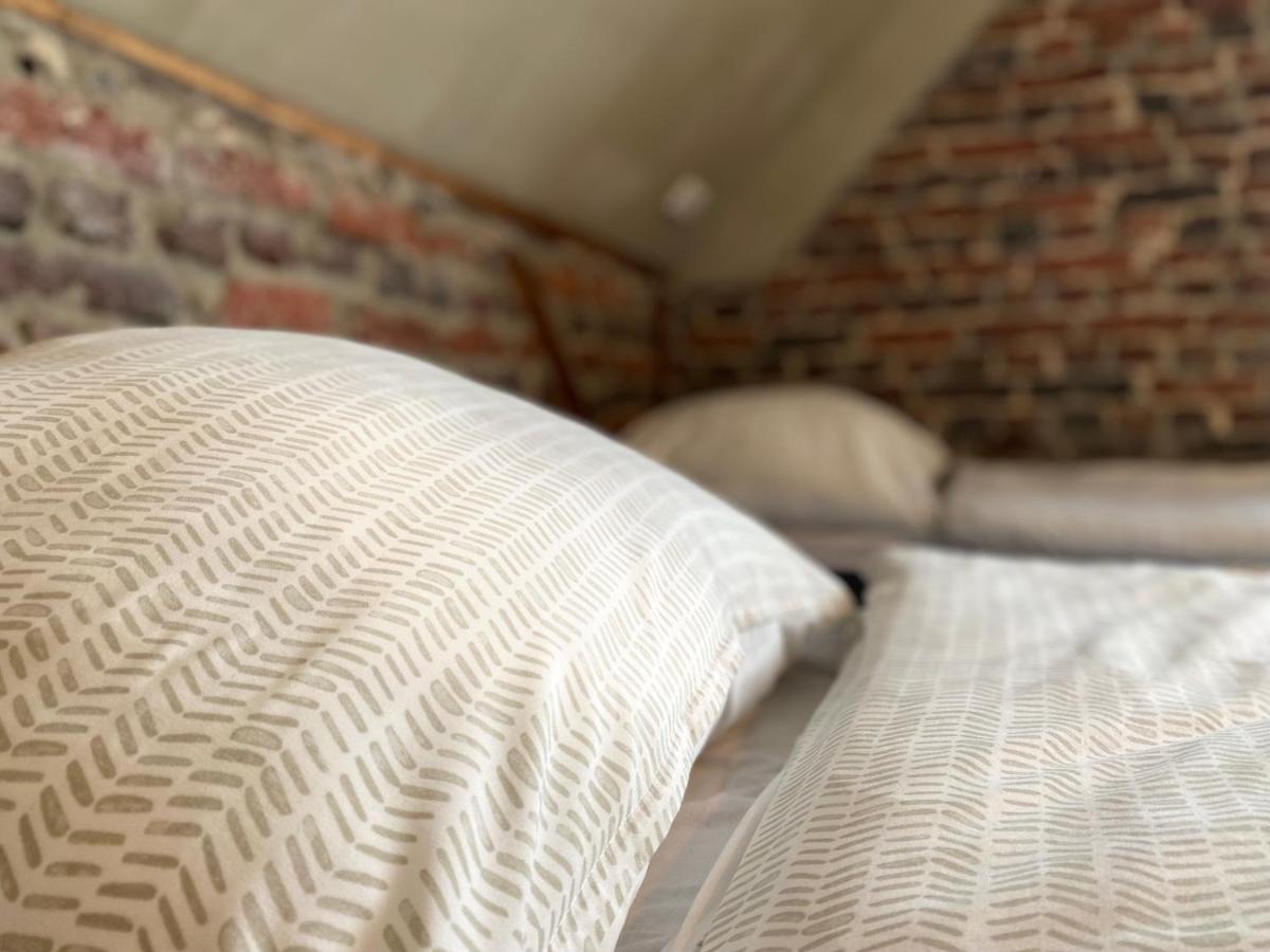 Phoenix Apartments - Monteurwohnung Mit Riesiger Parkflaeche ビーレフェルト エクステリア 写真