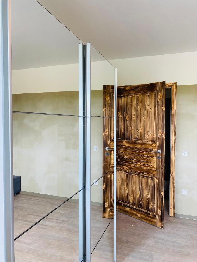 Phoenix Apartments - Monteurwohnung Mit Riesiger Parkflaeche ビーレフェルト エクステリア 写真