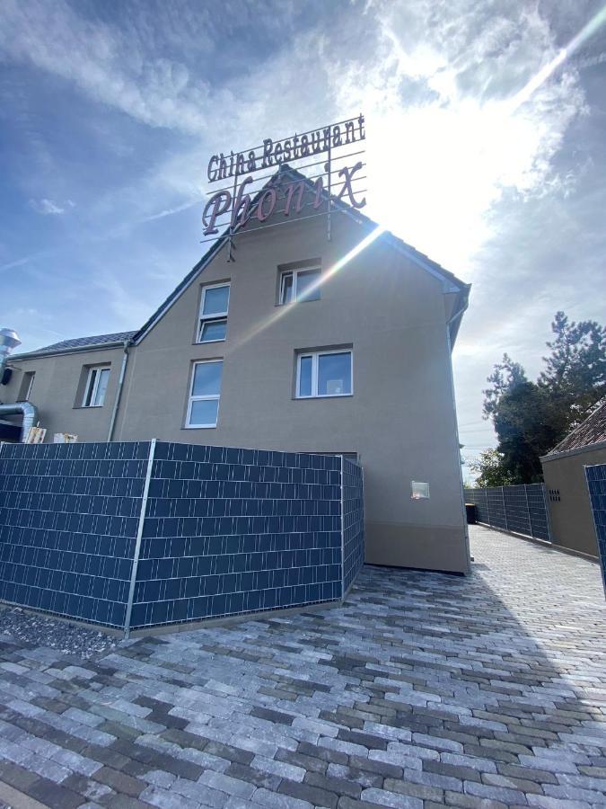 Phoenix Apartments - Monteurwohnung Mit Riesiger Parkflaeche ビーレフェルト エクステリア 写真