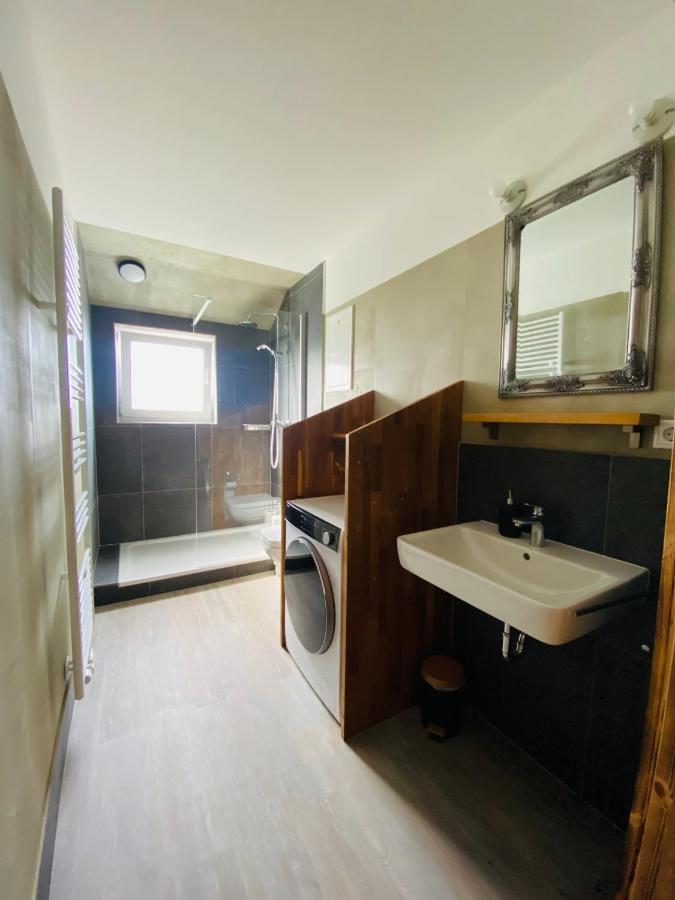 Phoenix Apartments - Monteurwohnung Mit Riesiger Parkflaeche ビーレフェルト エクステリア 写真