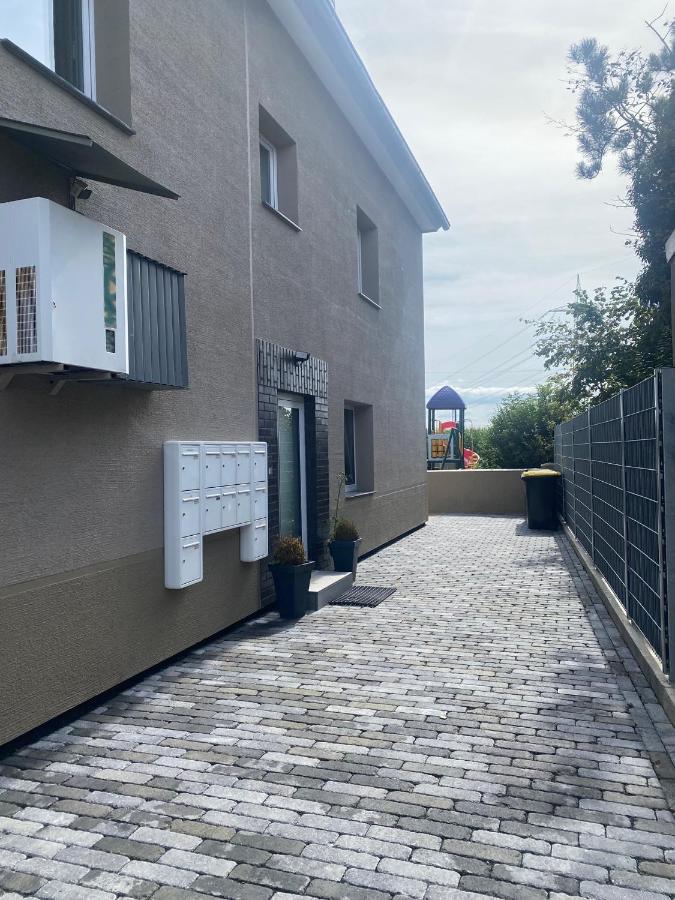 Phoenix Apartments - Monteurwohnung Mit Riesiger Parkflaeche ビーレフェルト エクステリア 写真